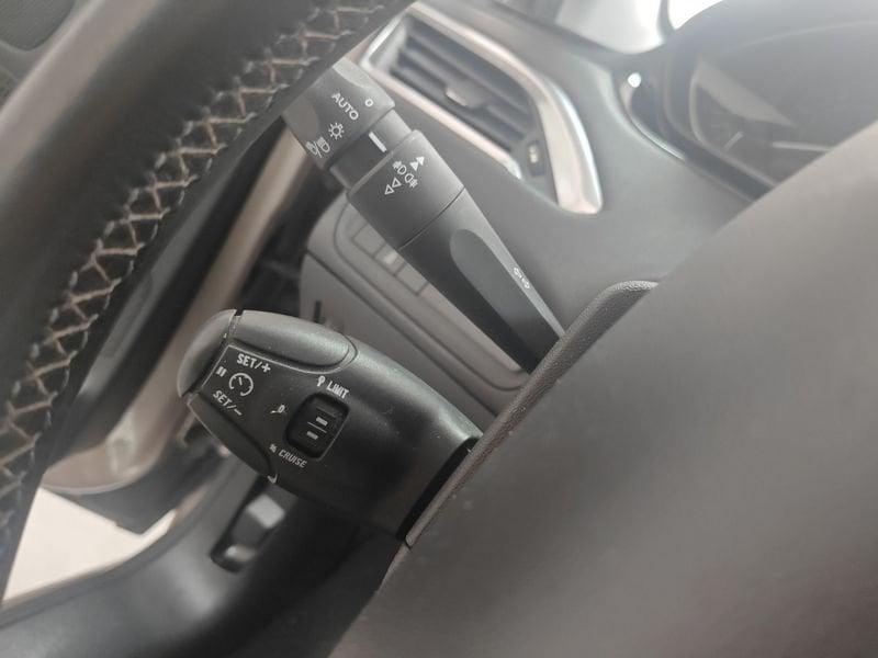 Peugeot 208 208 5p 1.4 hdi 8v ALLURE TETTO