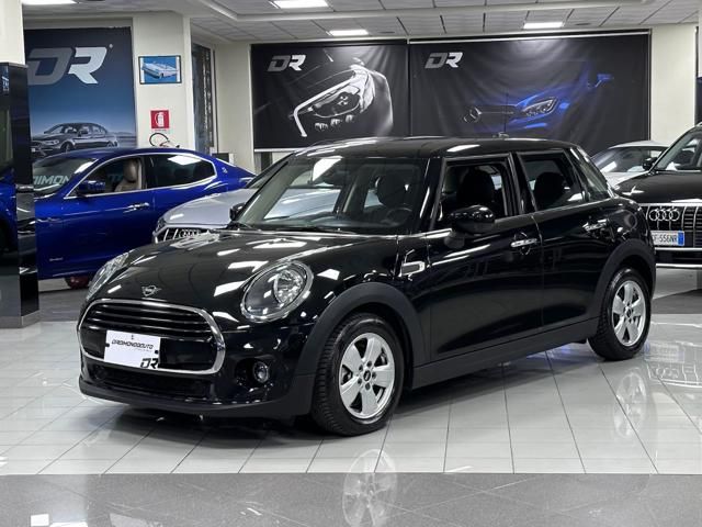 MINI Cooper 1.5 Business 5 porte Auto