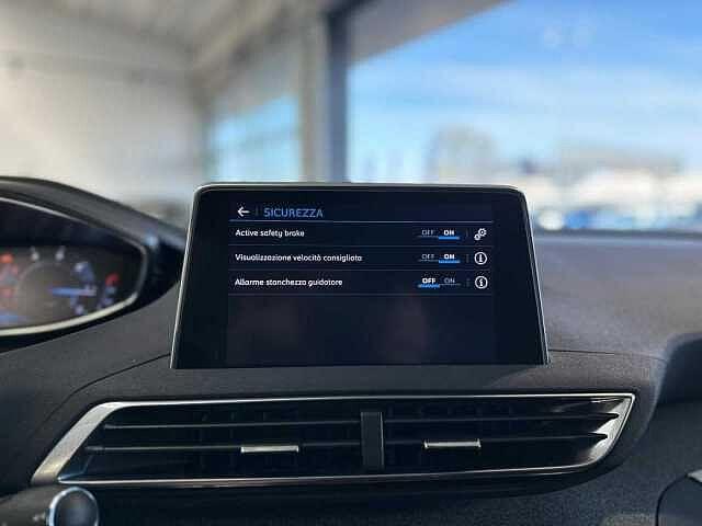 Peugeot 3008 BlueHDi 130 S&S Allure