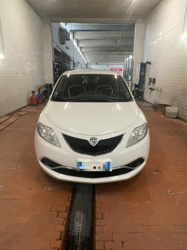 LANCIA Ypsilon 1.2 69 CV 5 porte Gold
