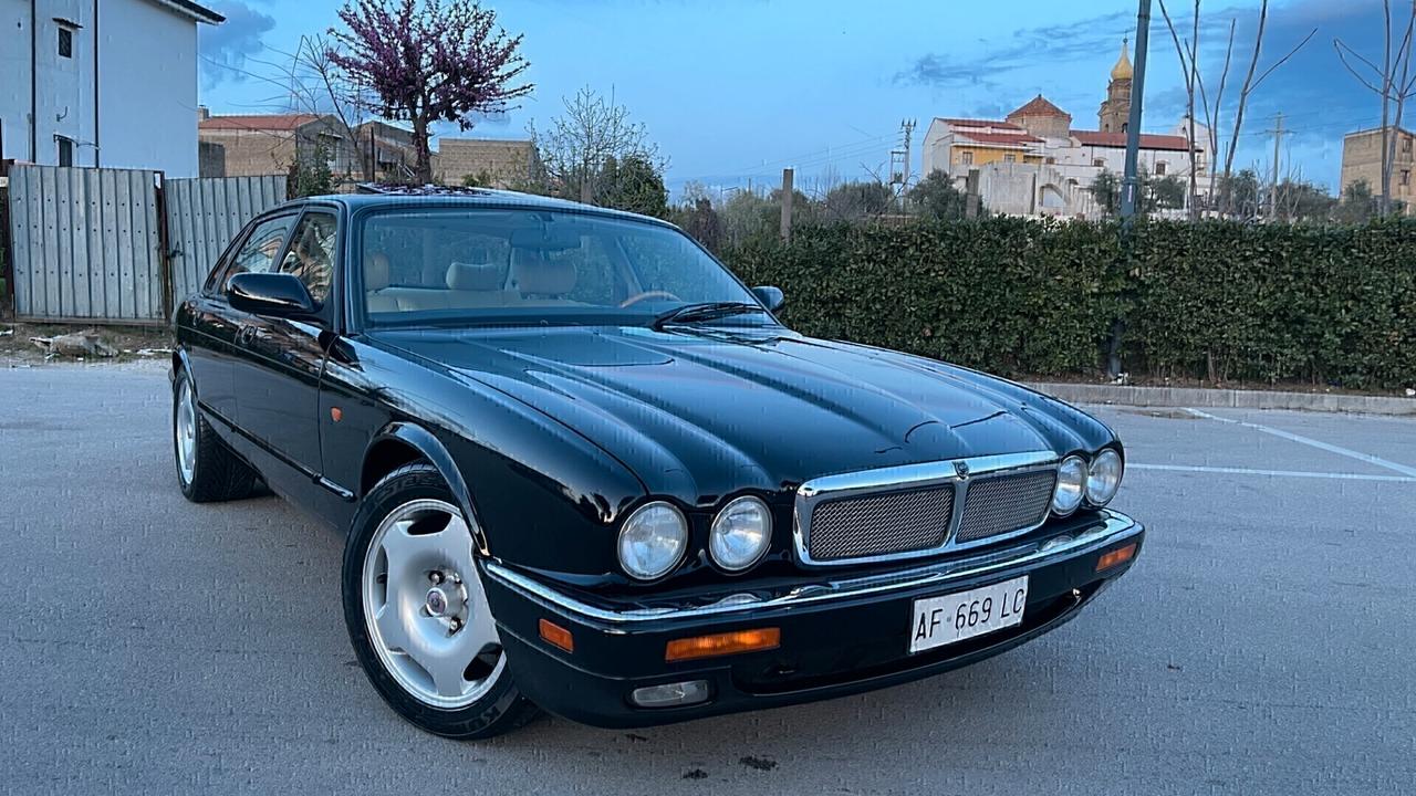 Jaguar XJR 4.0 325 cv con tetto apribile 1996 full
