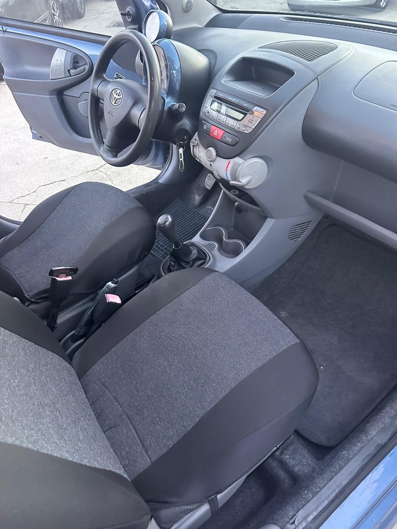 Toyota Aygo 1.0 VVT-i 68cv 5 porte Sound