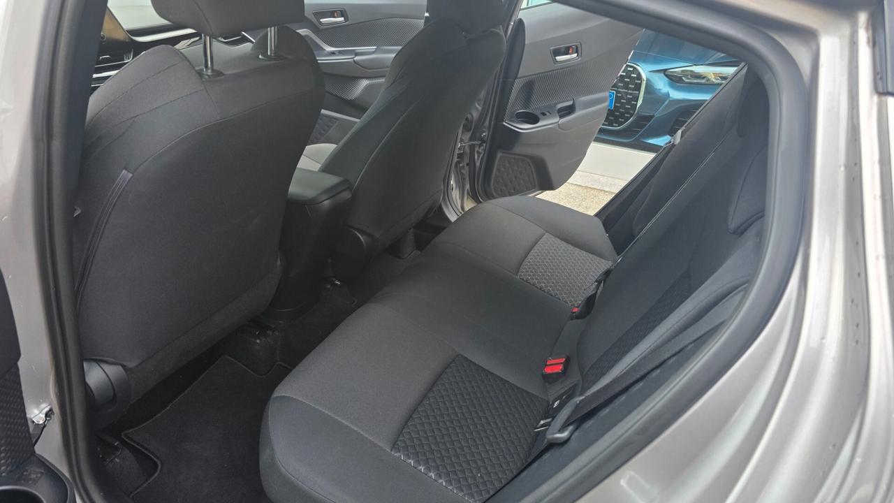 Toyota C-HR 1.8 Hybrid E-CVT Business