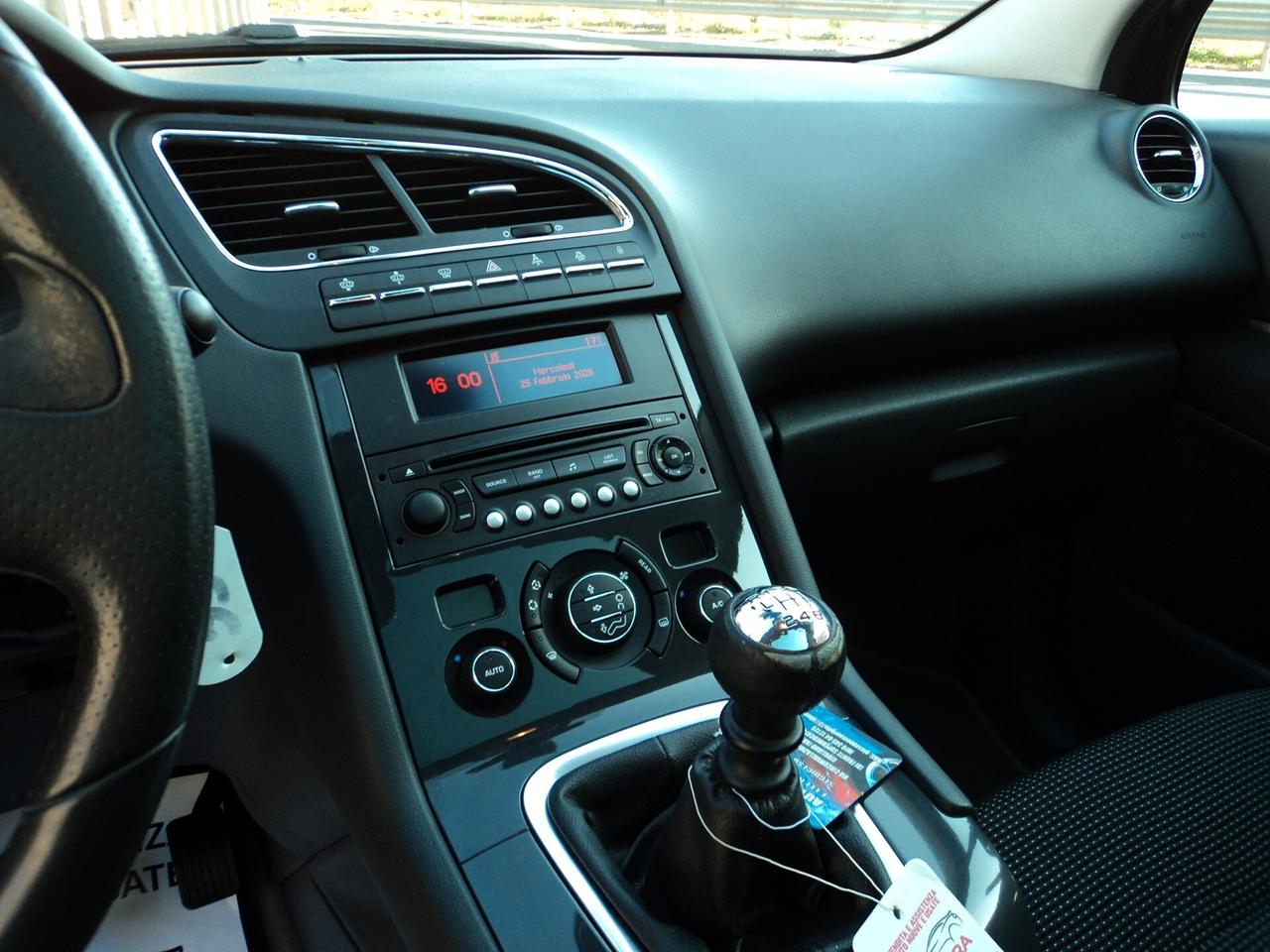 Peugeot 5008 1.6 HDi 112CV Féline