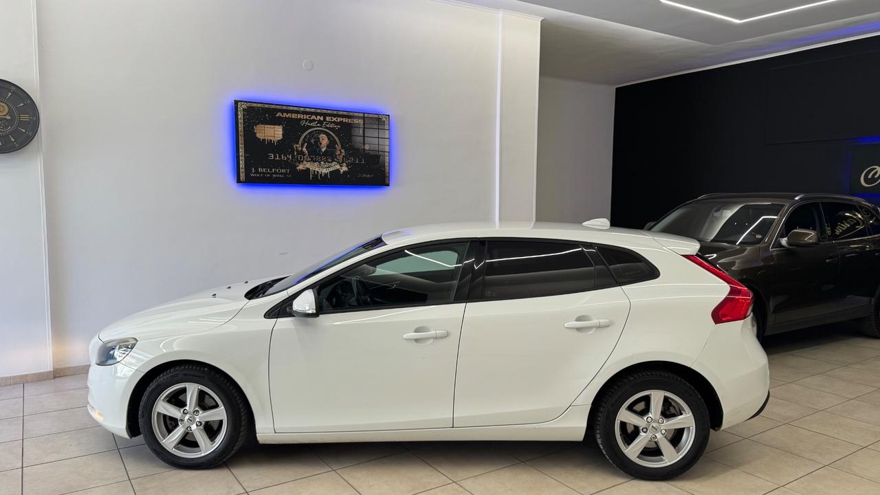 Volvo V40 D2 Momentum 2.0 120 Cv-2016