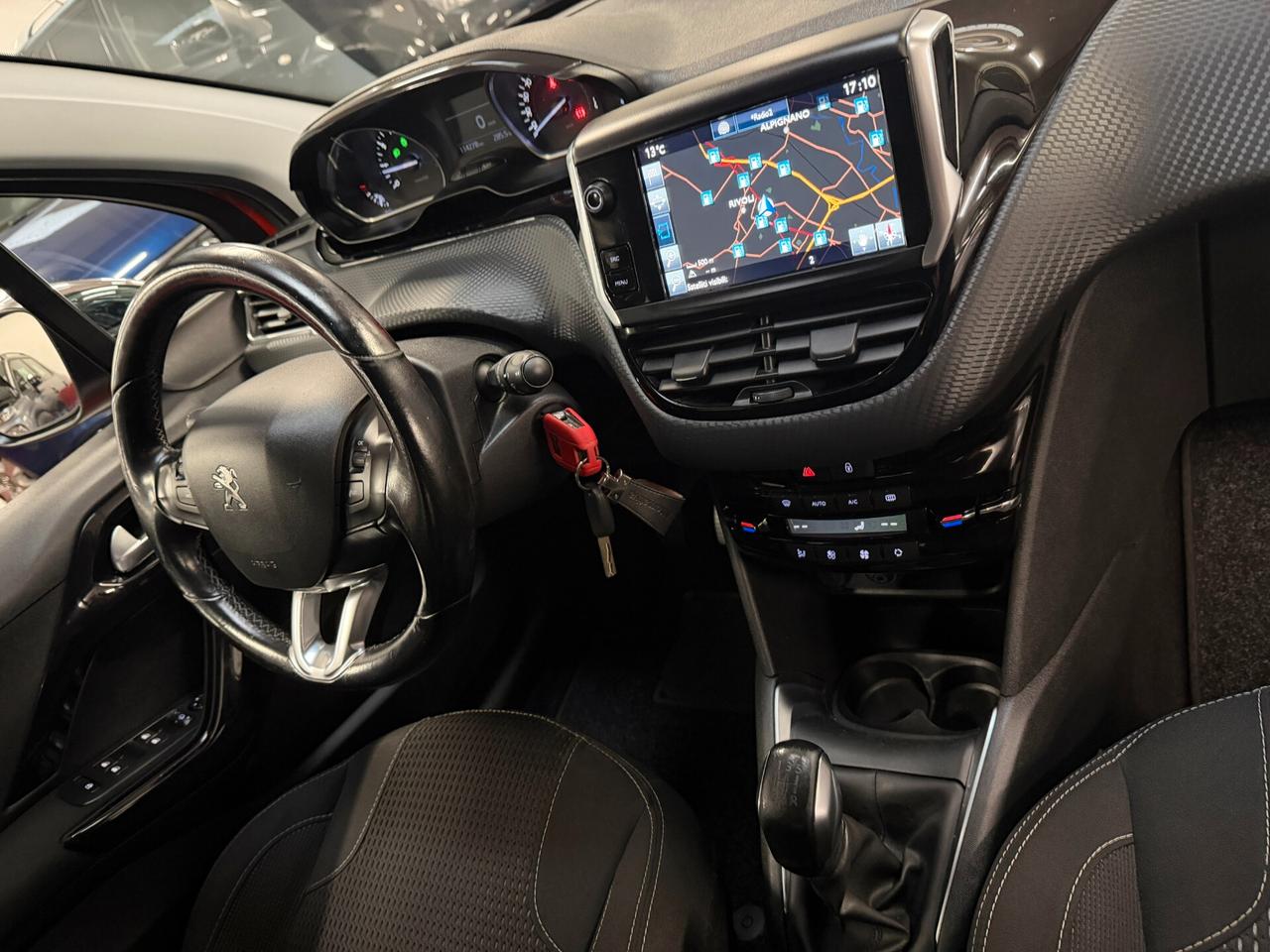 Peugeot 208 PureTech 82 5 porte Allure