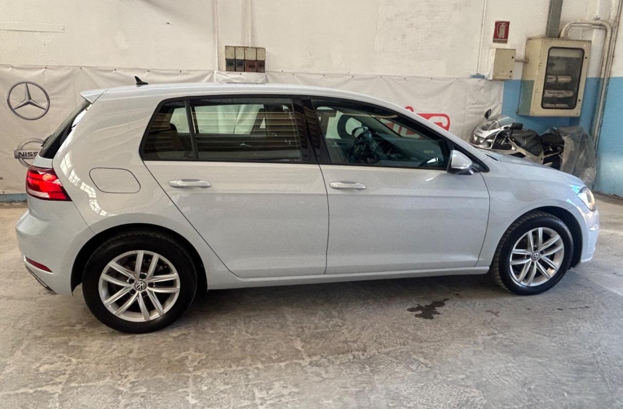 Volkswagen Golf 1.0 TSI 110 CV 5p. Business BlueMotion Technology
