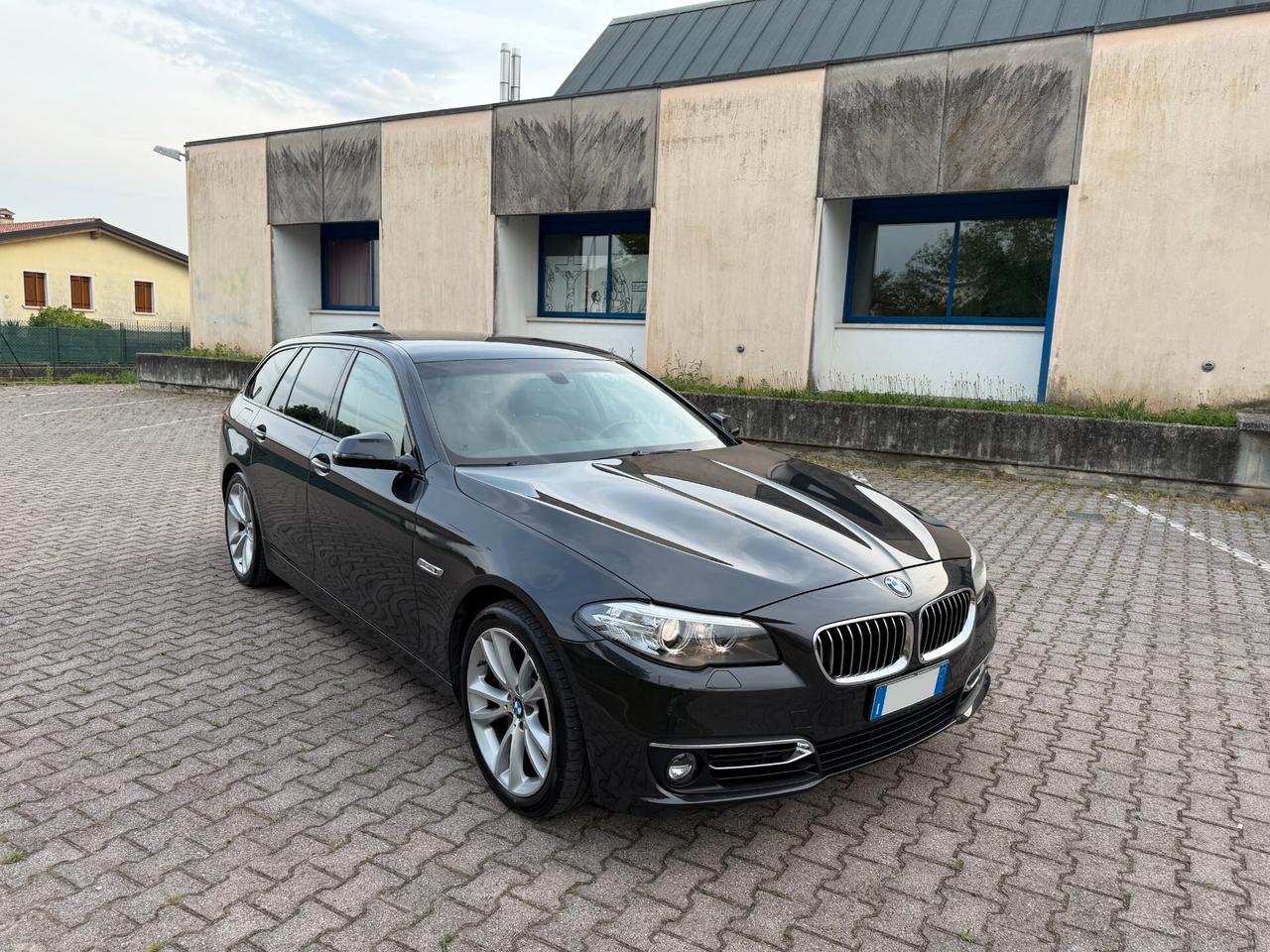 Bmw 530d xDrive Touring Luxury EURO6