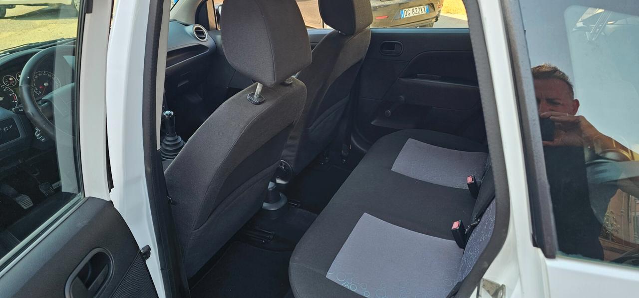 Ford Fiesta 1.2 16V 5p. Ghia