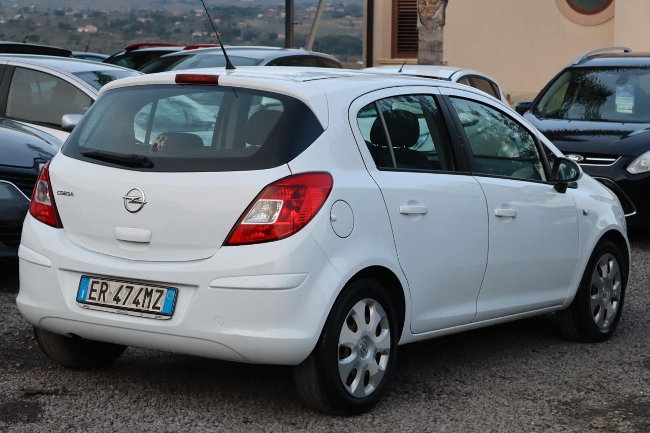 Opel Corsa 1.2 5 porte Sport