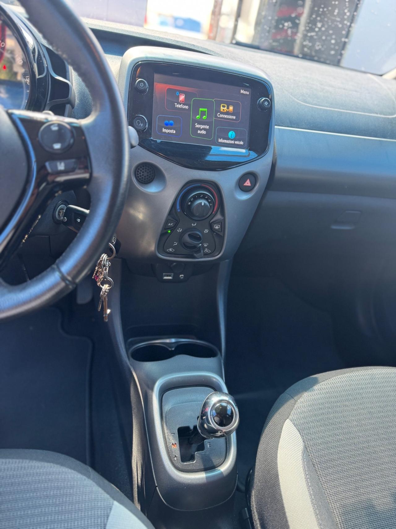 Toyota Aygo Connect 1.0 VVT-i 72 CV 5 porte x-clusiv MMT