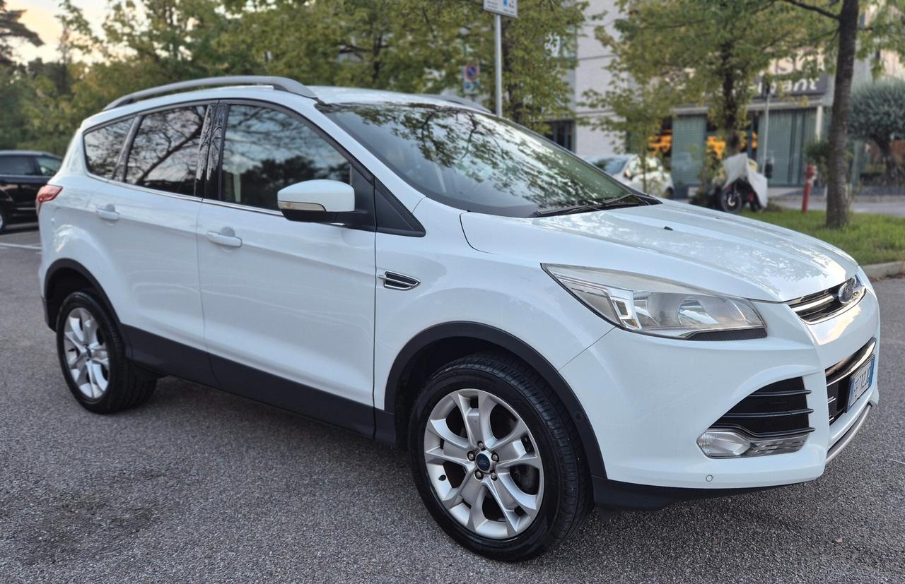 Ford Kuga 2.0 TDCI 150 CV S&S 4WD Powershift Titanium Business