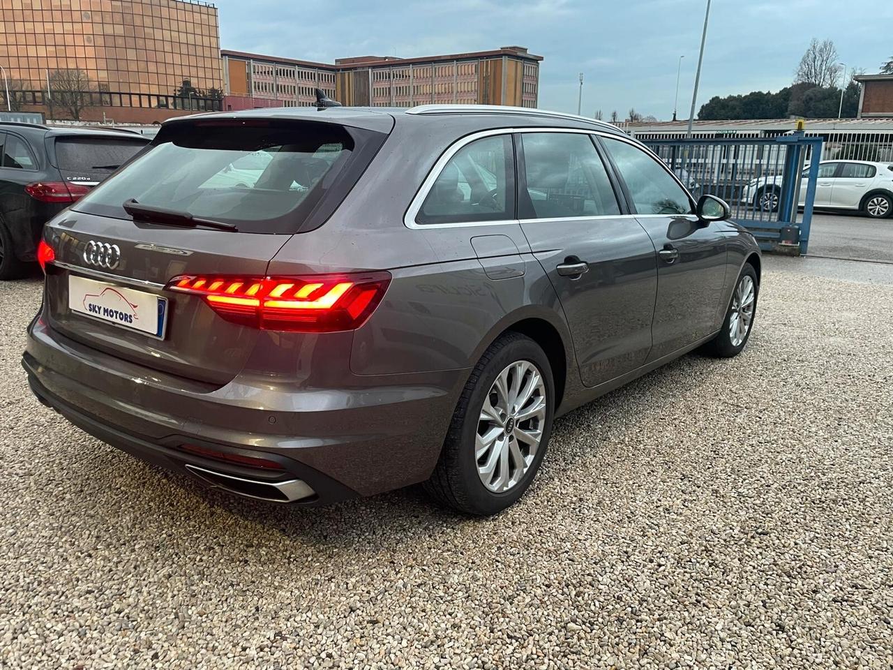 Audi A4 Avant 30 TDI/136 CV S tronic Business Advanced