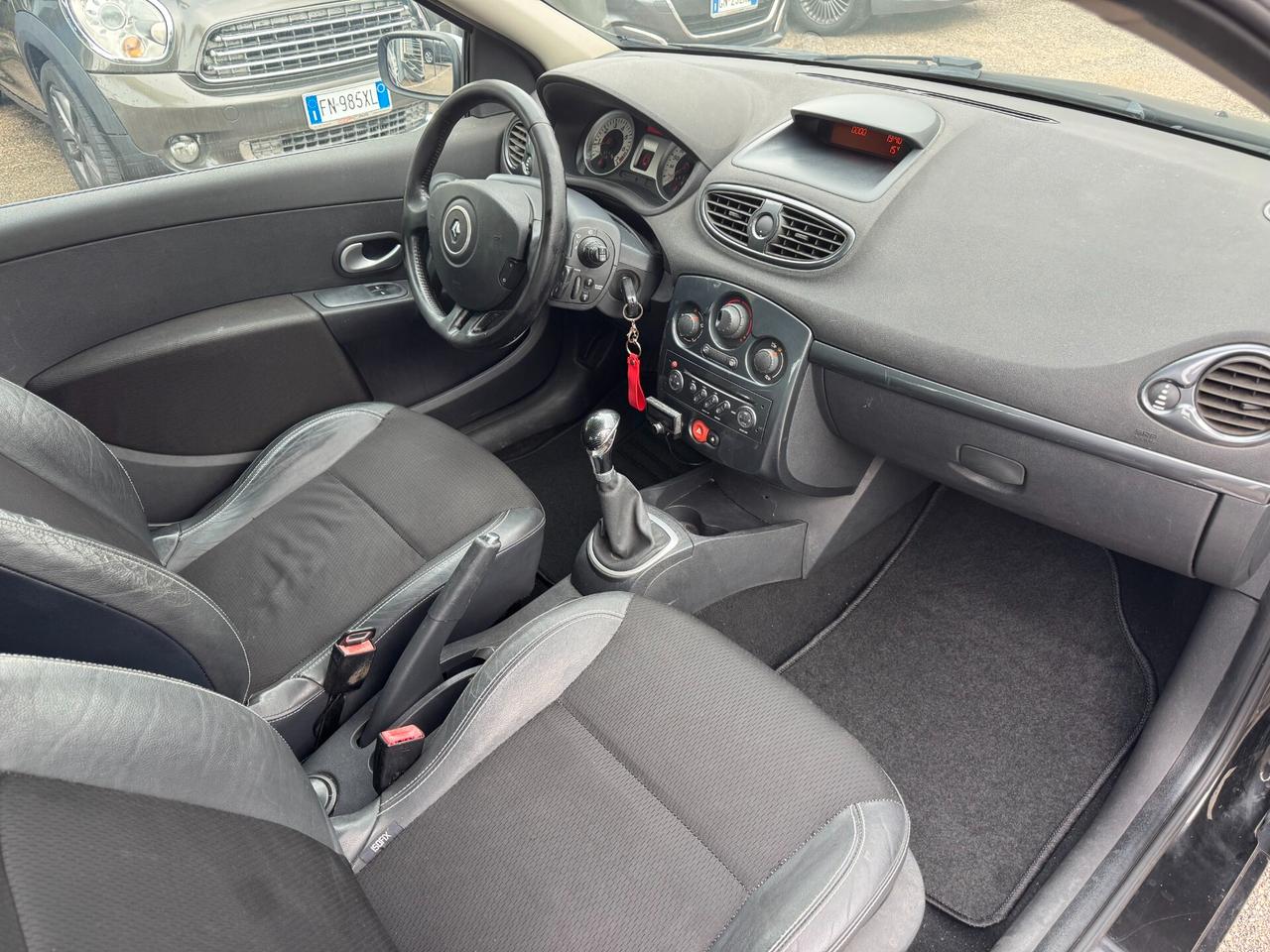 Renault Clio 1.2 16V 3 porte Le Iene