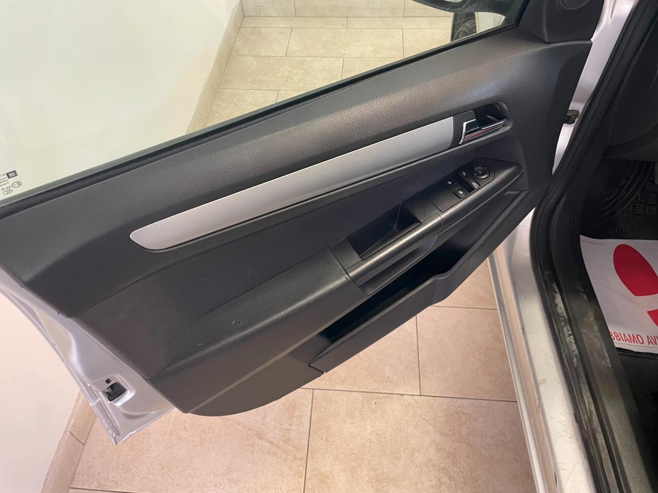 Opel Astra 5p 1.4 GPL FULL TAGLIANDATA NEOPATENTATI