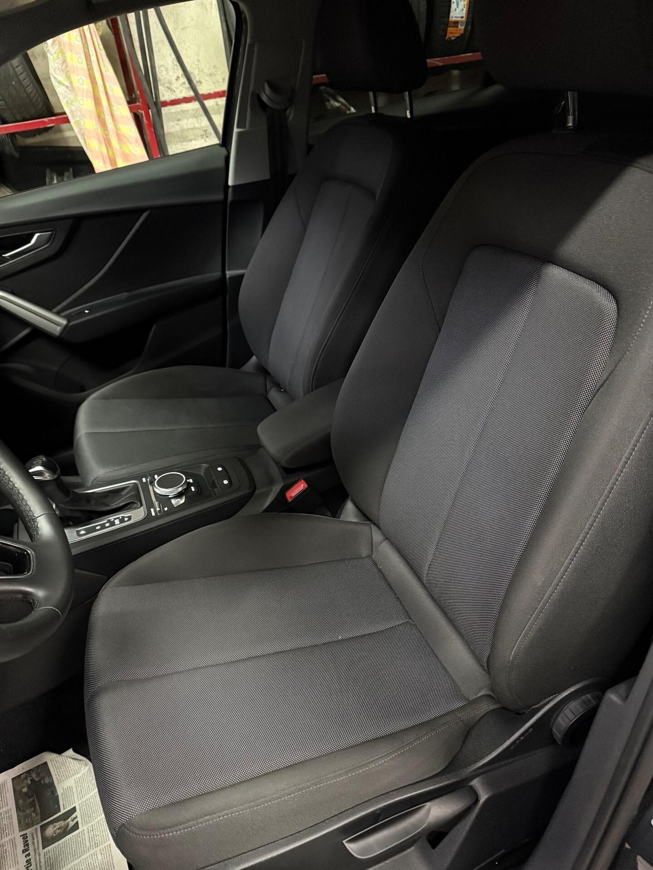 Audi Q2 30 TDI S tronic Identity Black