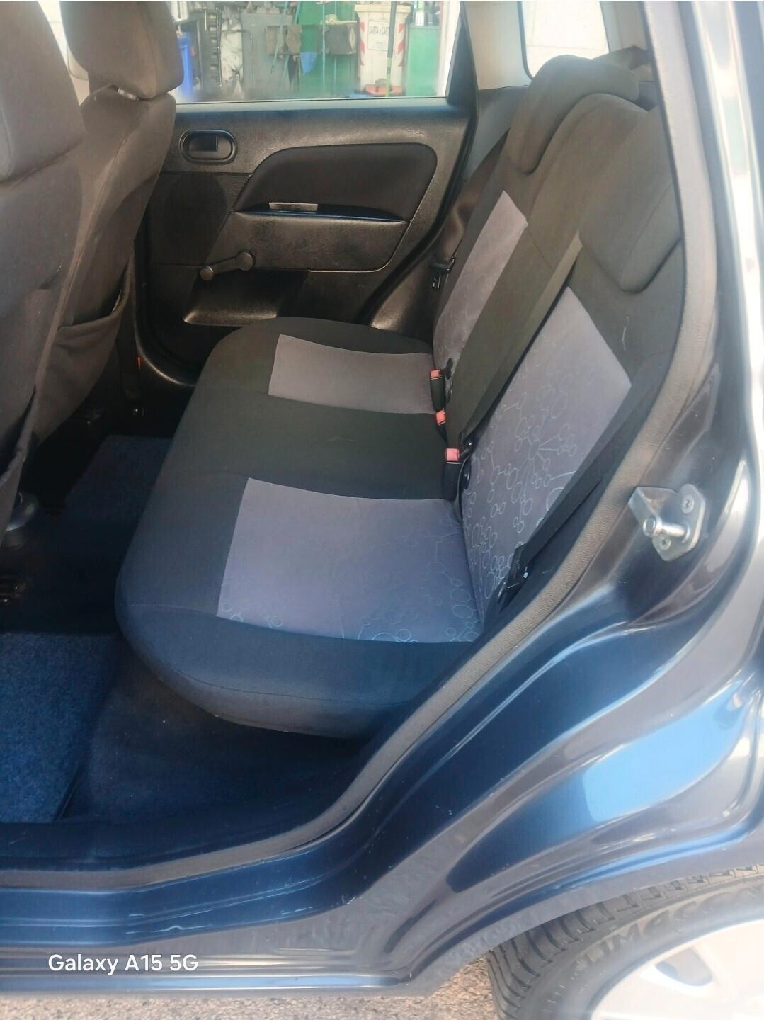 Ford Fiesta 1.4 DIESEL -5 PORTE - ACCETTO PERMUTE NEOPATENTATI