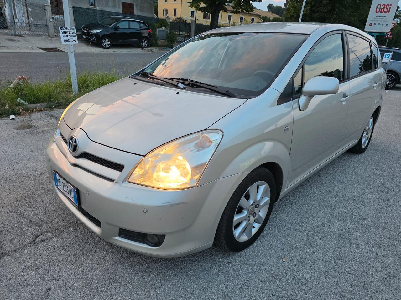 Toyota Corolla Verso 2.2 16V D-4D Sol