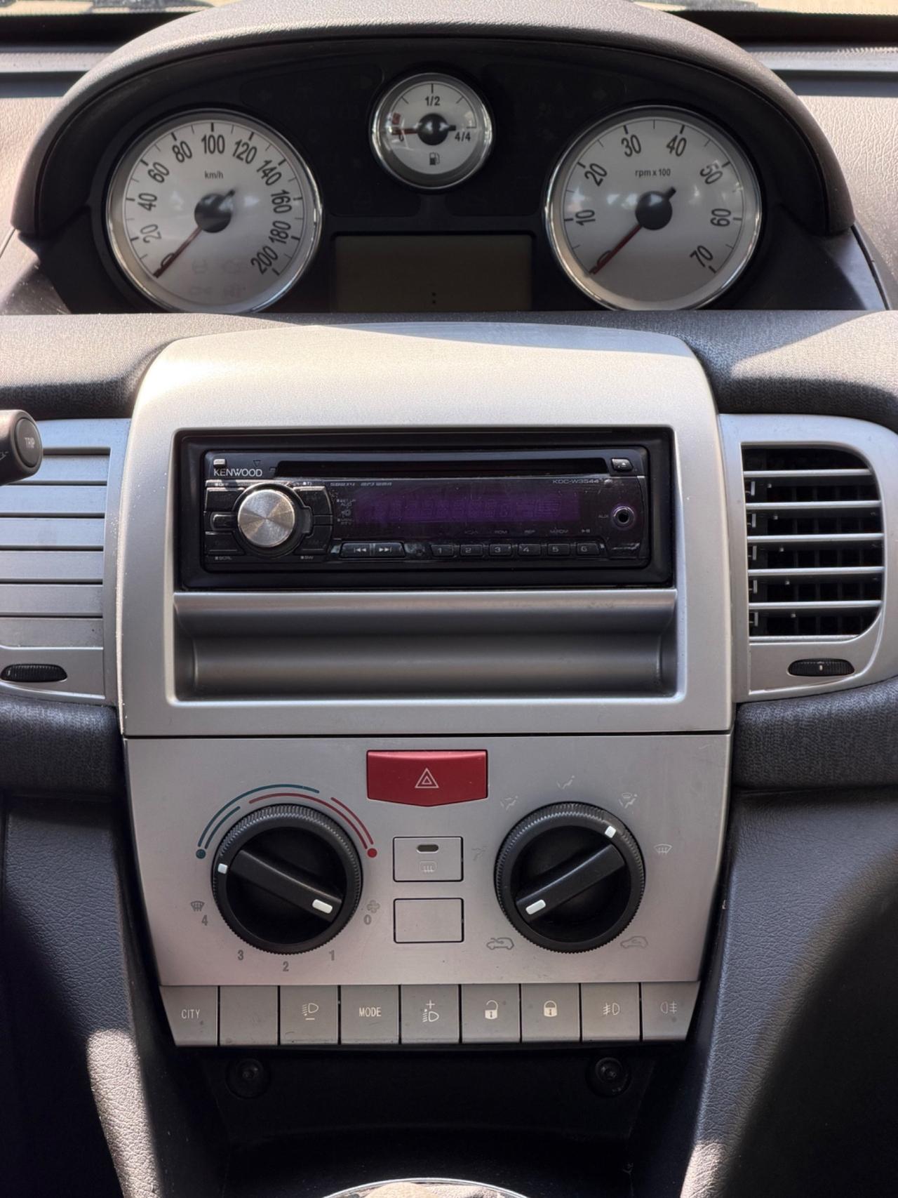 Lancia Ypsilon 1.2- Neopatentati-Garanzia 12mesi