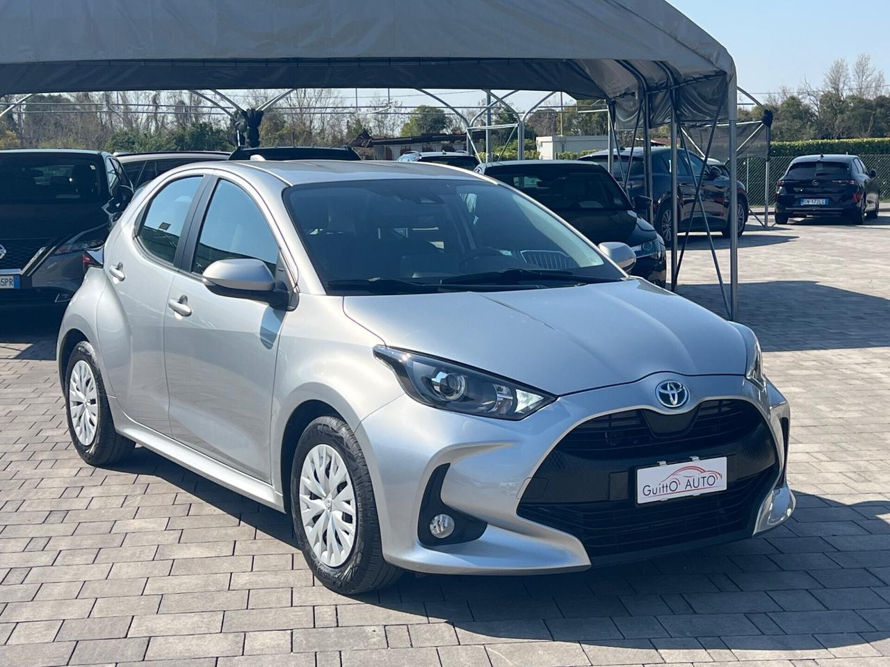 Toyota Yaris 1.5 Hybrid 5 porte Business FINANZIABILE