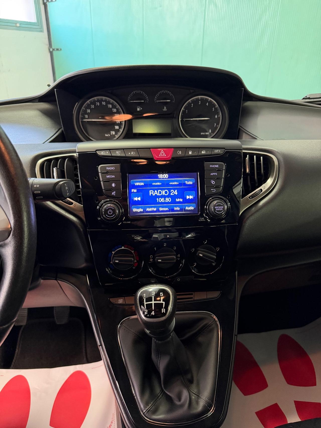 Lancia Ypsilon 1.2 69 CV 5 porte Benz/GPL Ecochic Gold