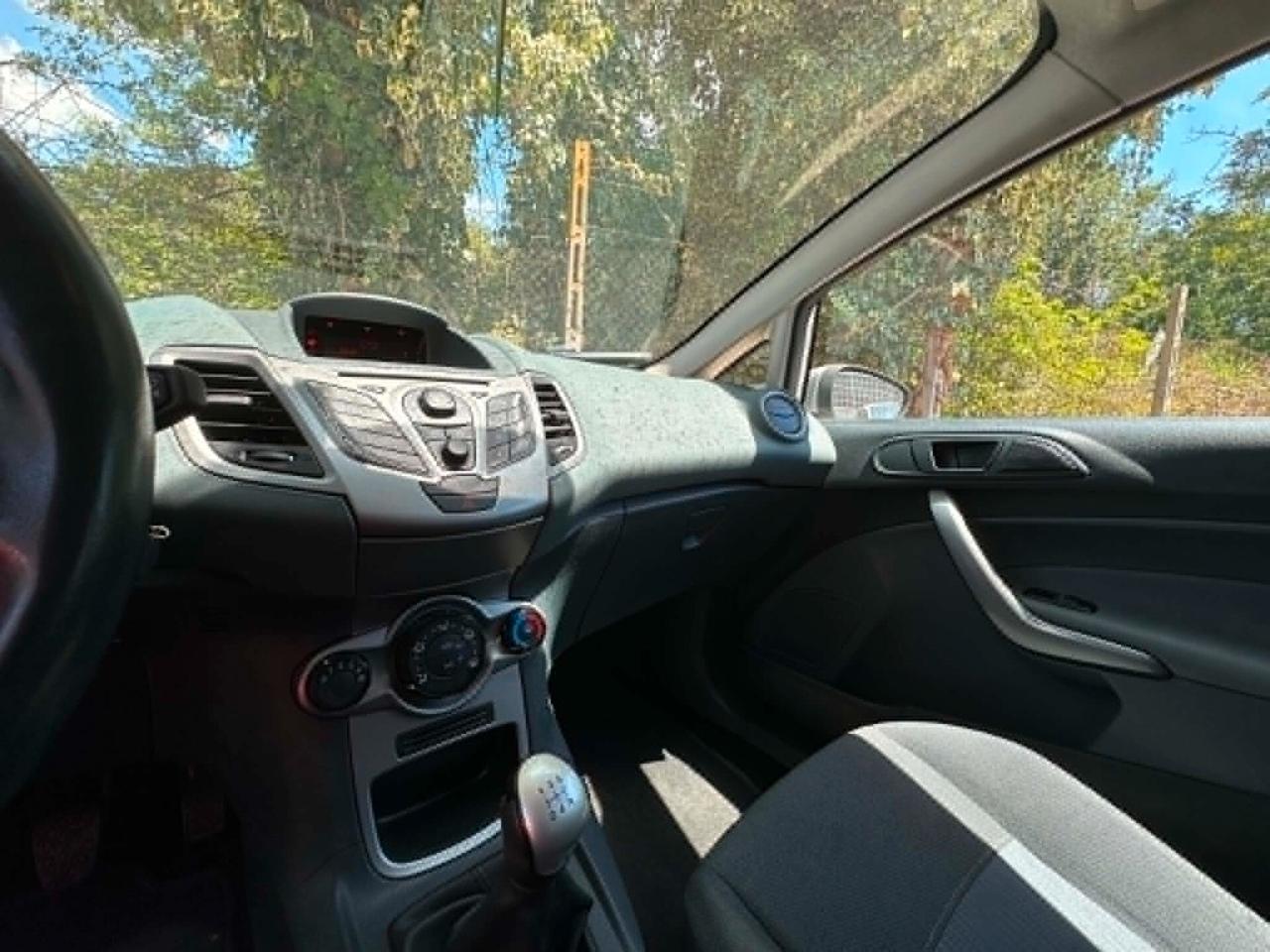 Ford Fiesta 1.4 TDCi 70CV 5 porte Titanium