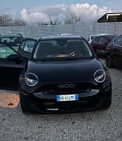Fiat 600 Hybrid PER NOLEGGIO BREVE, MEDIO E LUNGO TERMINE