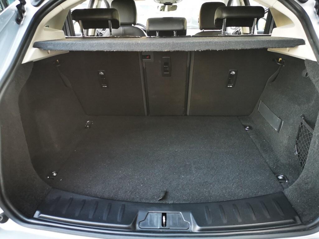 JAGUAR E-Pace (X540) E-Pace 2.0D I4 163 C...