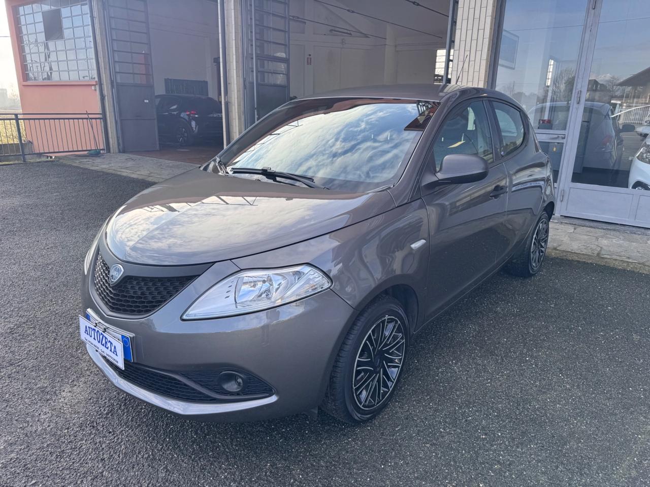 Lancia Ypsilon 1.2 69 CV 5 porte Elefantino Blu