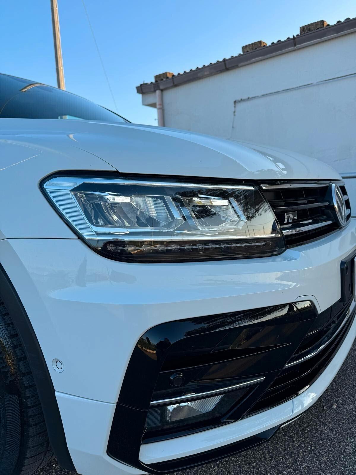Volkswagen Tiguan 2.0 TDI SCR DSG 4MOTION Executive R-Line BMT
