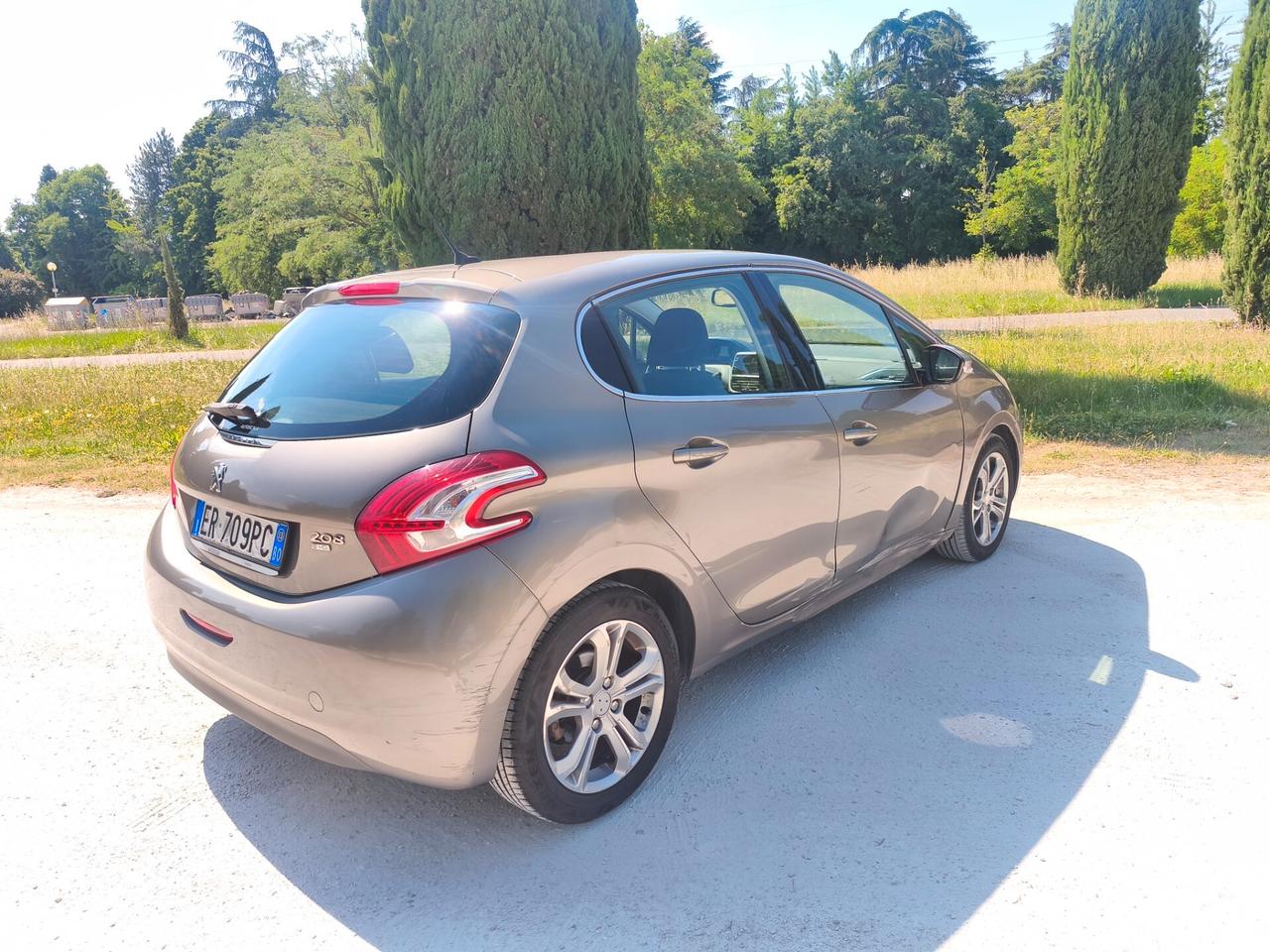 Peugeot 208 1.6 e-HDi 115 CV Stop&Start 5 porte Allure