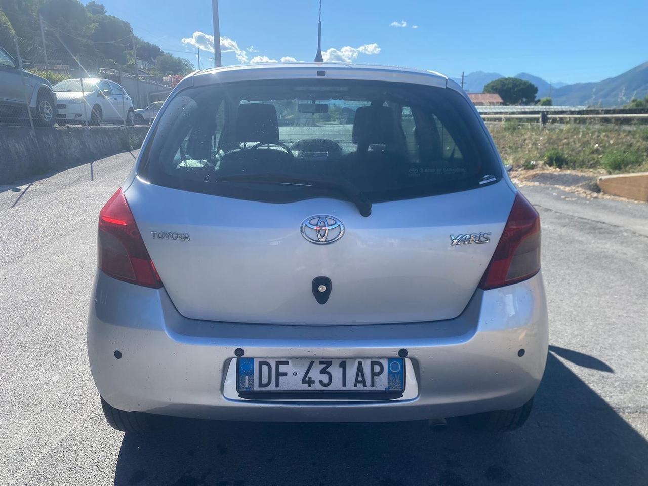 Toyota Yaris 1.0 5 porte Sol