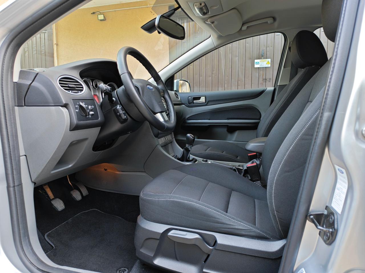 Ford Focus 1.6 BENZINA 115cv / 34.000km / Unipro