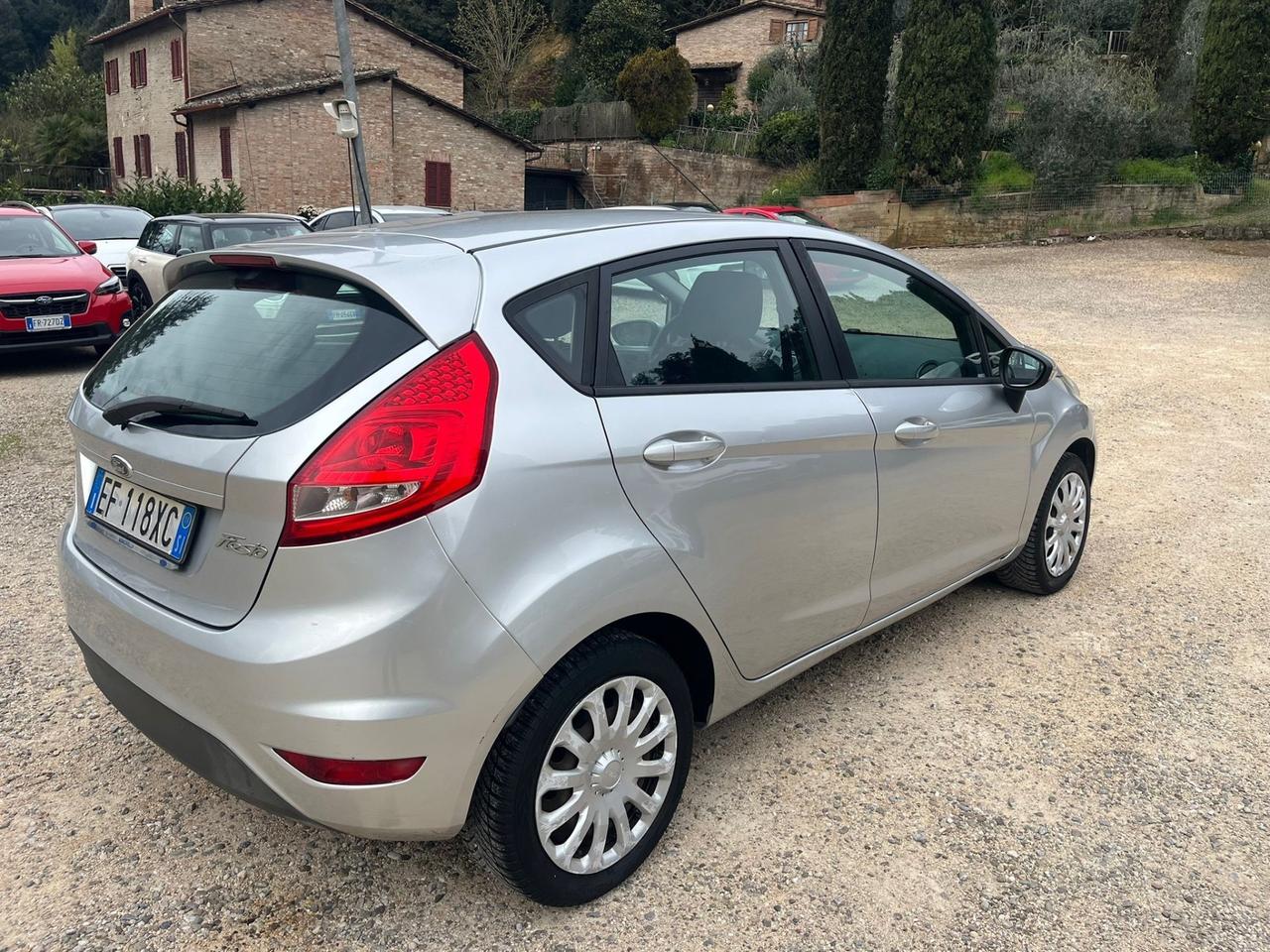 Ford Fiesta 1.2 Benzina - Neopatentati