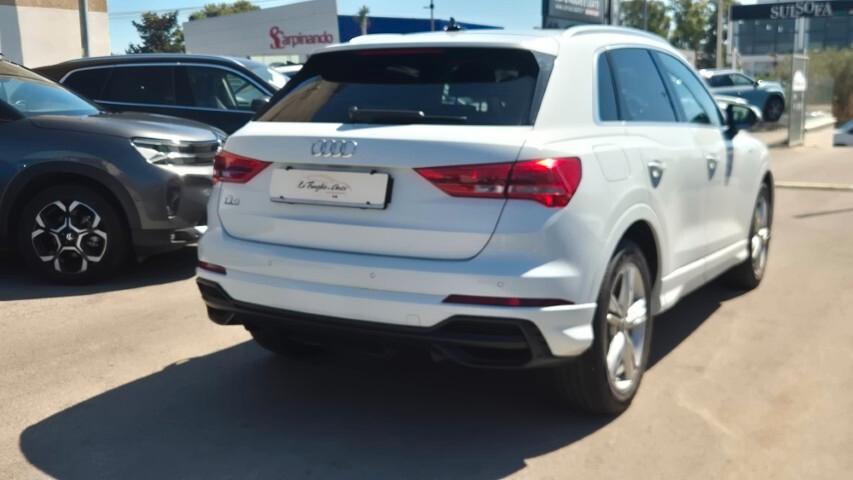 Audi Q3 35 TDI S tronic line - 2020
