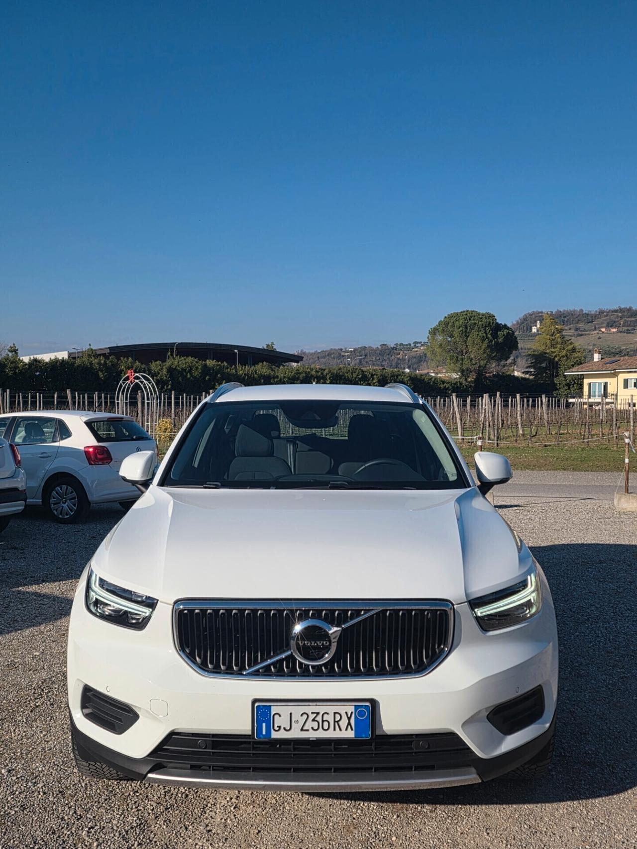 Volvo XC40 T2 Business FINANZIABILE