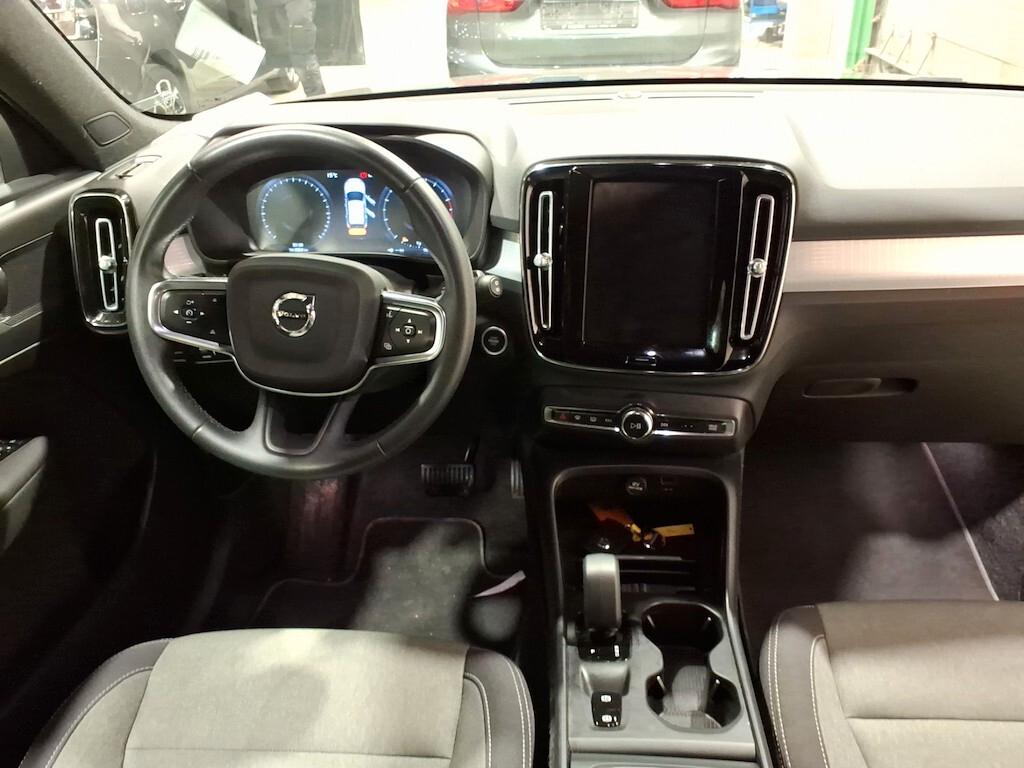 VOLVO XC40 1.5 T2 129CV GEARTRONIC CORE ( FARI LED - COCKPIT - CRUISE - NAVI - PDC - CERCHI 18 )
