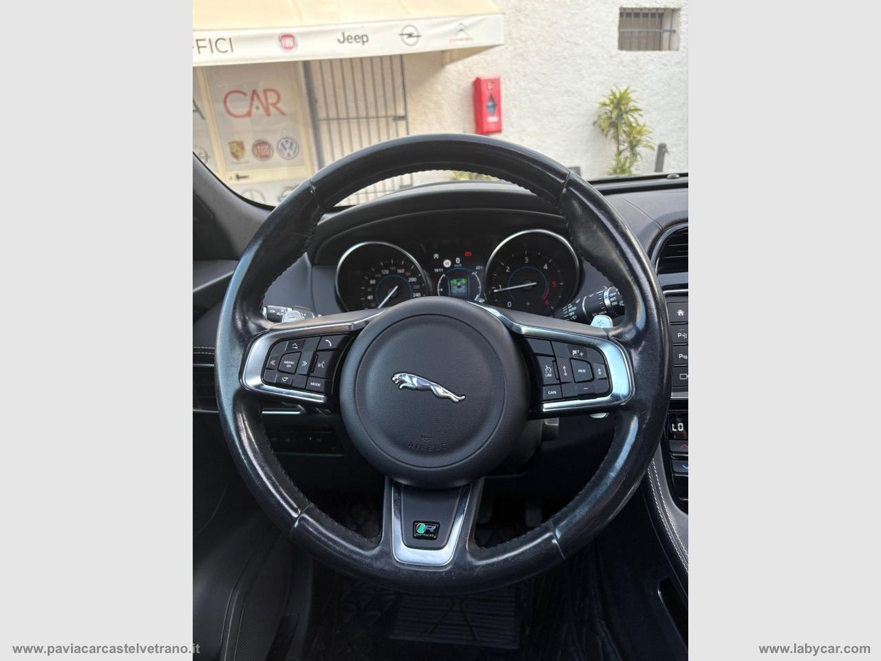 JAGUAR F-Pace 2.0 D 180 CV AWD aut. Portfolio