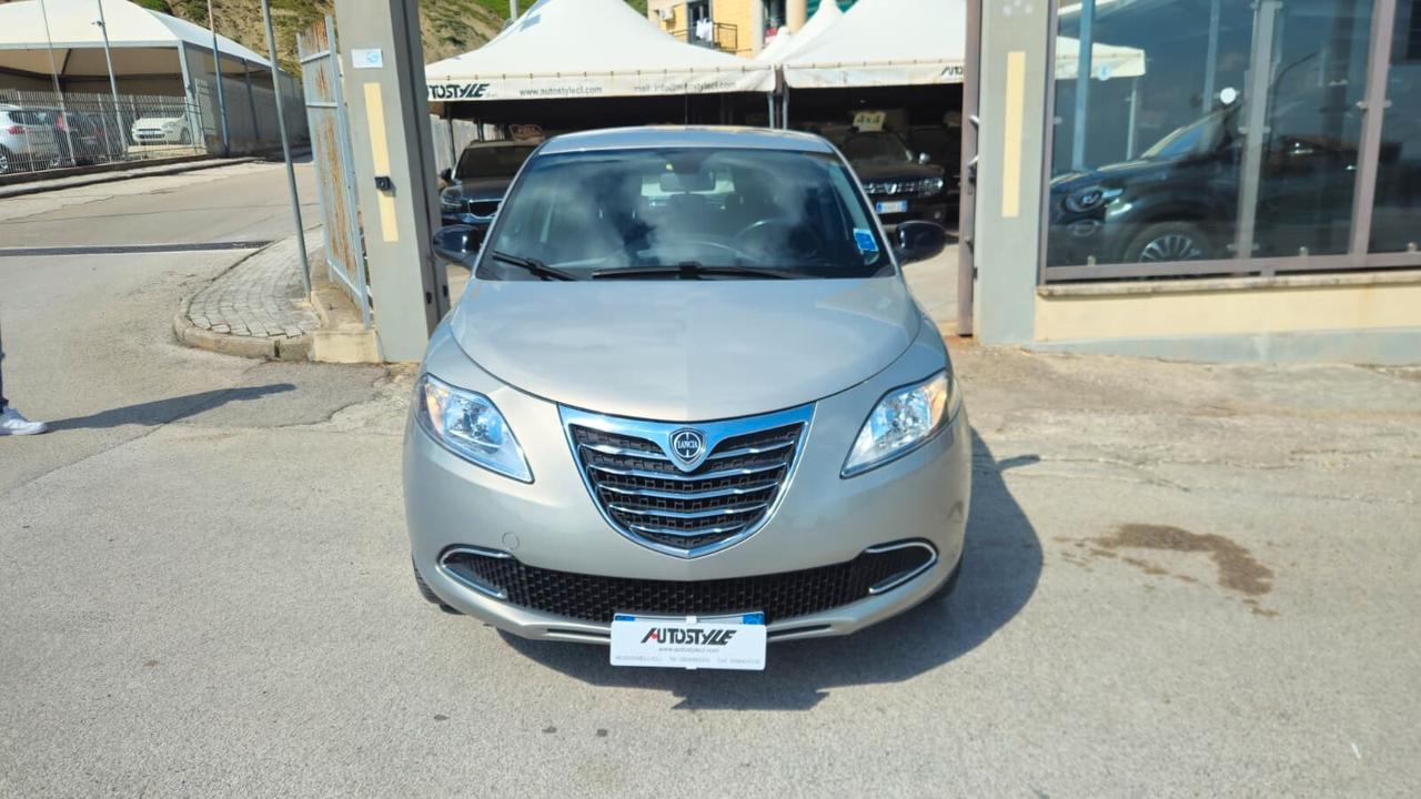 Lancia Ypsilon 1.2 69 CV 5 porte Gold