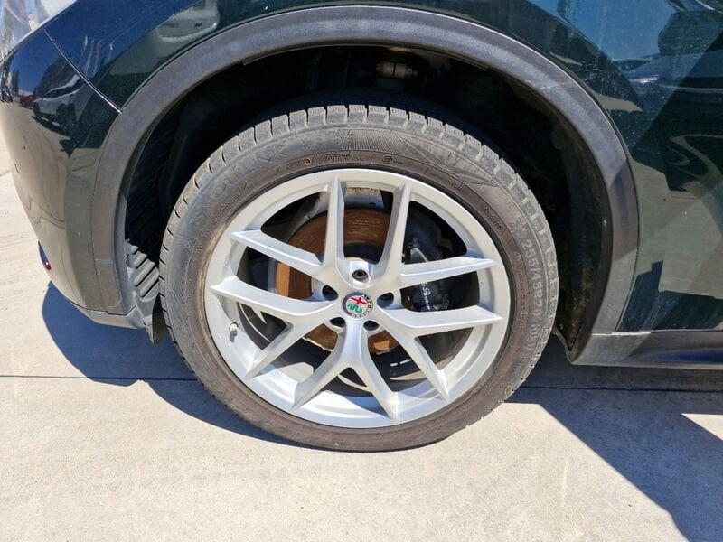 Alfa Romeo Stelvio 2017 2.2 t Business Q4 210cv auto my19