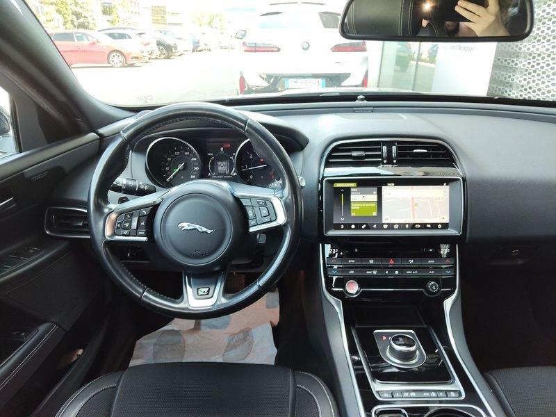 Jaguar XE 2.0 D Turbo 180CV AWD aut. R-Sport