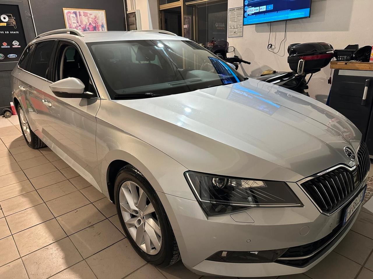 Skoda Superb 2.0 TDI 190 CV SCR DSG Wagon SportLine