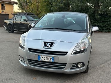 Peugeot 5008 1.6 HDi 112CV Business 5 posti