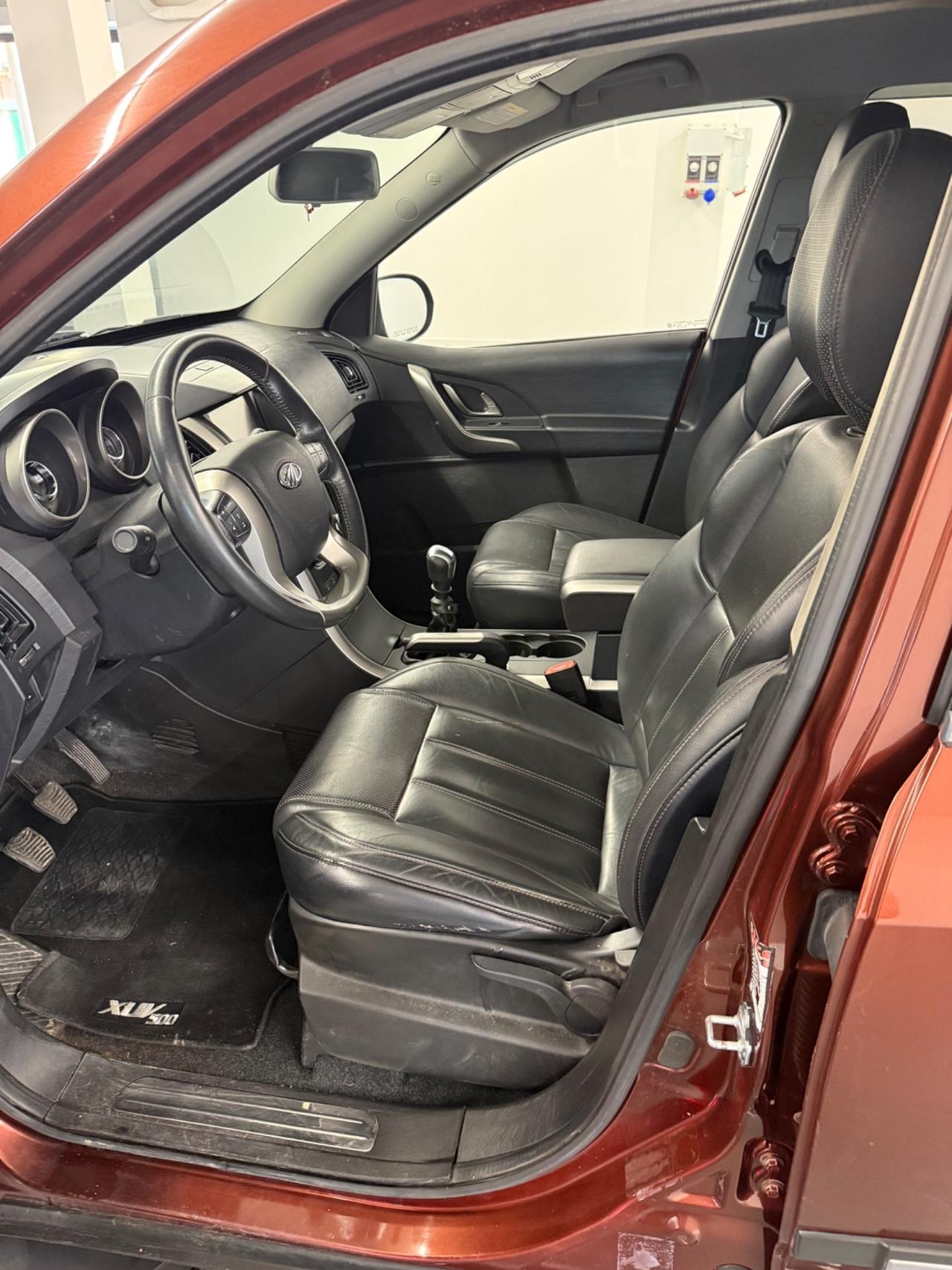 Mahindra XUV500 2.2 16V FWD W10