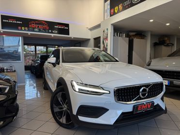 Volvo V60 Cross Country V60 Cross Country B4 (d) AWD automatico Ultimate