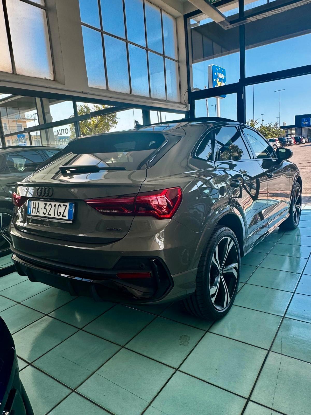 Audi Q3 SPB 40 TDI quattro S tronic Identity Black
