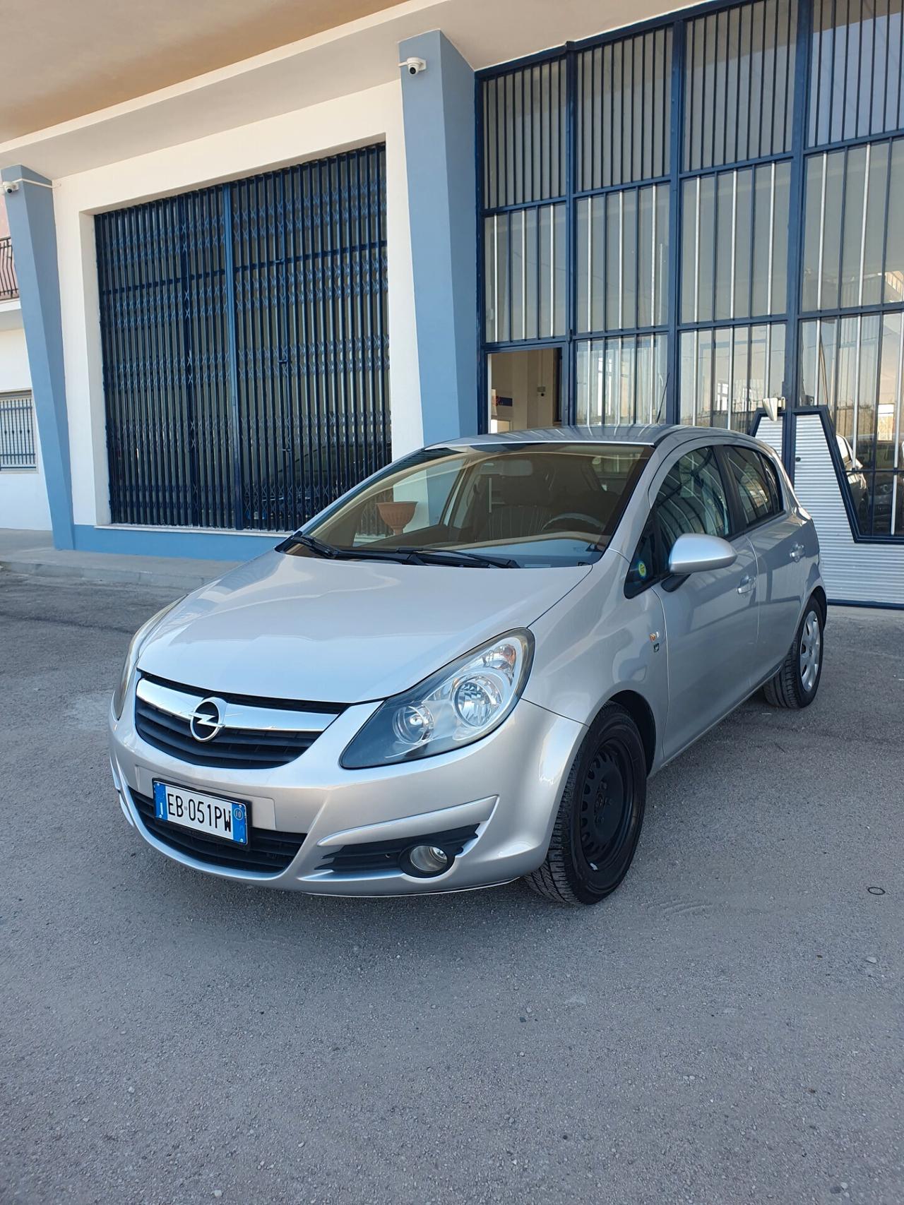 Opel Corsa 1.2 5 porte Club