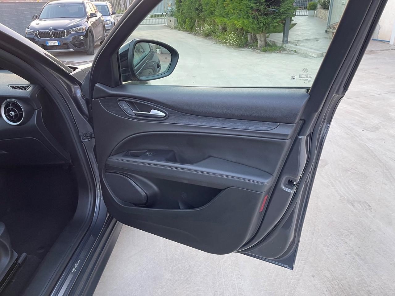 Alfa Romeo Stelvio 2.2 Turbodiesel 160 CV AT8 RWD Sprint