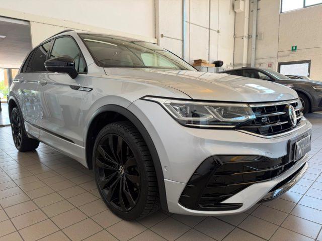 VOLKSWAGEN Tiguan 2.0 TDI DSG 4MOTION R-Line //TETTO//PELLE/LED