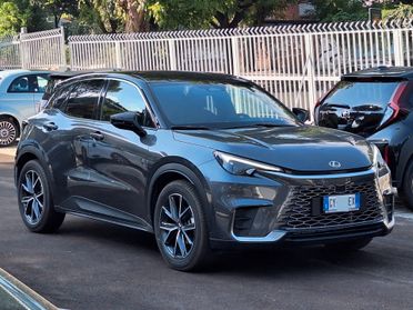 Lexus LBX Hybrid Emotion